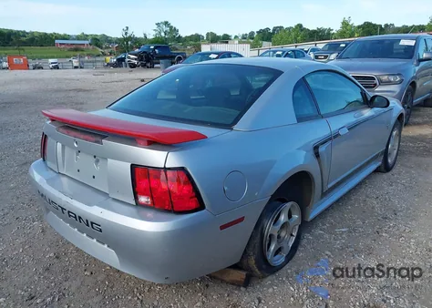 2001 Ford Mustang z USA, uszkodzony, nr VIN 1FAFP40481F205991